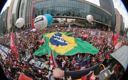 São Paulo tem 42 mil pessoas em ato contra PEC da Blindagem e anistia