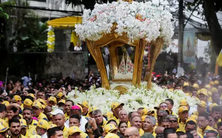Procissão do Recírio reúne milhares de fiéis em Belém