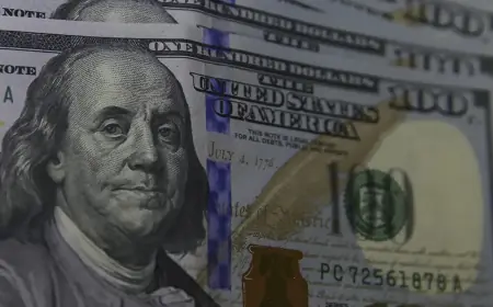 Dólar fecha abaixo de R$ 5,30 pela primeira vez desde junho de 2024