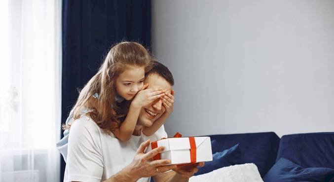 Preço de presentes e serviços no Dia dos Pais quase dobra em 1 ano