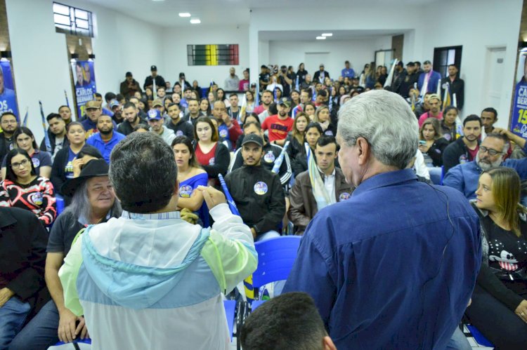 Com a presença de André Puccinelli, Carlos Bernardo inaugura comitê em Ponta Porã