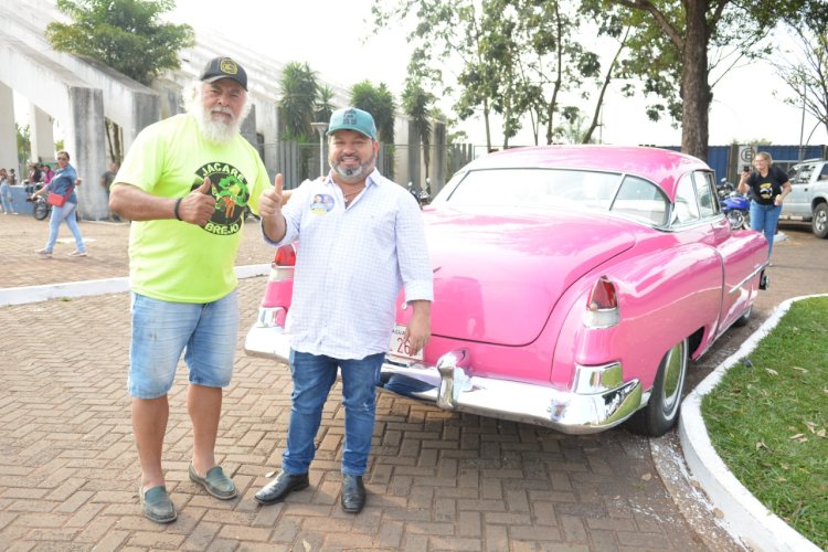 Carlos Bernardo prestigia apresentação de manobras radicais em Ponta Porã