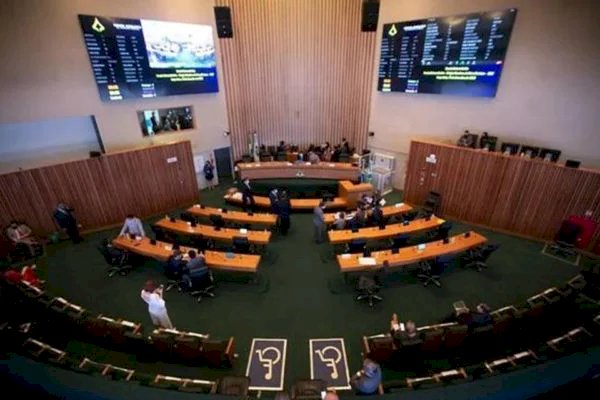 Deputados e servidores da CLDF terão ponto facultativo durante a Copa