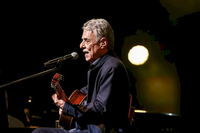 Chico Buarque abre mais duas datas da turnê 'Que tal um Samba?' em São Paulo