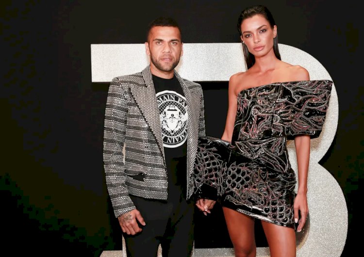 Após visitar Daniel Alves na prisão, mulher de jogador diz que 'fecha etapa' de sua vida