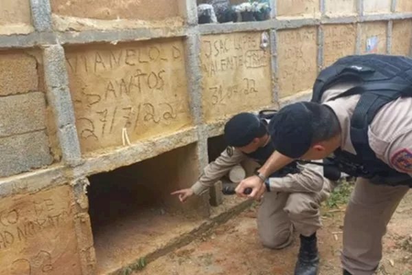 Mulher resgatada viva de túmulo está internada na UTI em estado grave