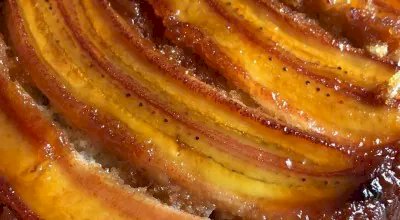 Bolo de banana de liquidificador caramelizado