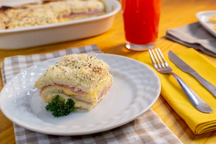 Sanduíche de forno com queijo e presunto