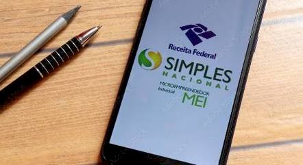 Receita notifica 393 mil MEIs; quem não se regularizar será excluído do Simples