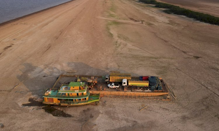 Nível do Rio Negro chega a 13,49 metros, o menor da história