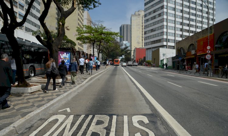 Prefeitura de SP reforça linhas de ônibus durante feriado de Finados