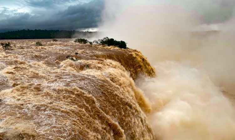 Depois de vazão recorde, volume nas Cataratas do Iguaçu diminui