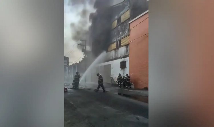 Incêndio destrói galpão com milhares de produtos eletrônicos em Santos