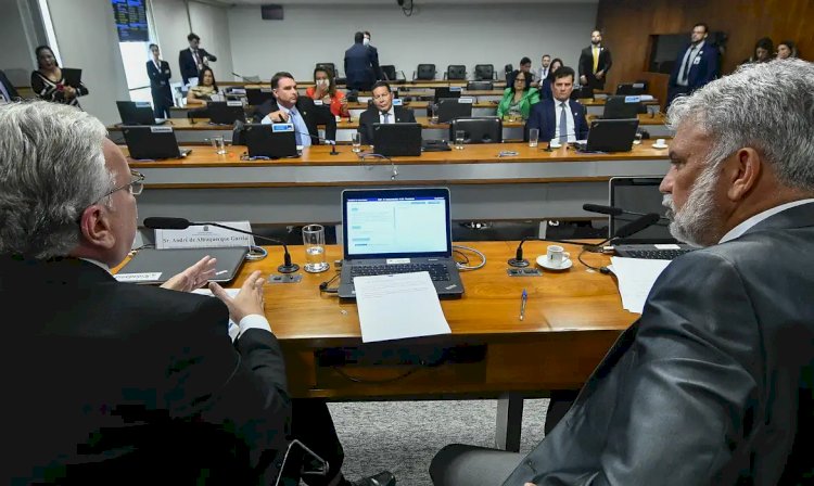 Em reunião reservada, senadores ouvem secretário sobre fuga em Mossoró