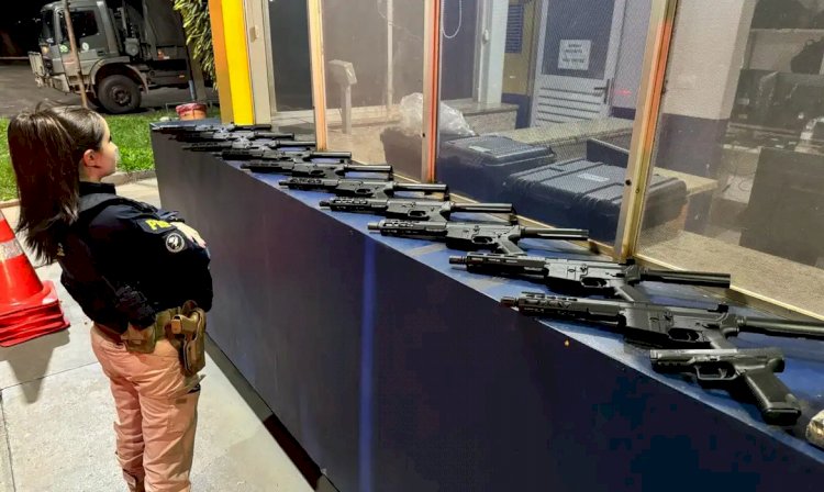 PRF apreende armas e cocaína na BR-277, no Paraná