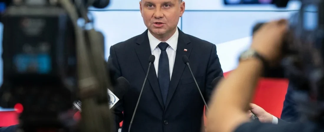 Polônia acusa Rússia de envolvimento em incêndio contra instalação de satélites Starlink