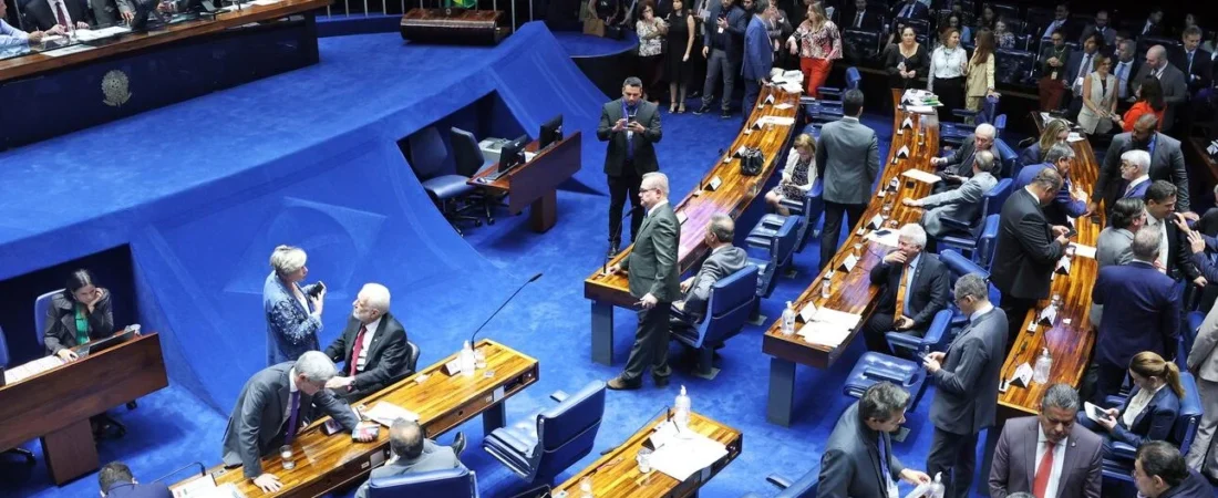 Justiça dos EUA suspende procedimento de multas diárias contra imigrantes