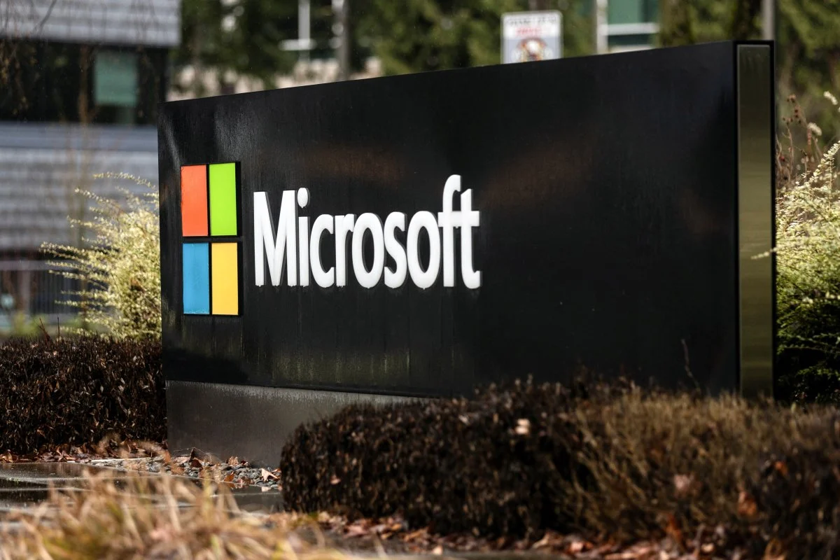 EUA suspendem Microsoft e outras empresas de tecnologia de programa de green card
