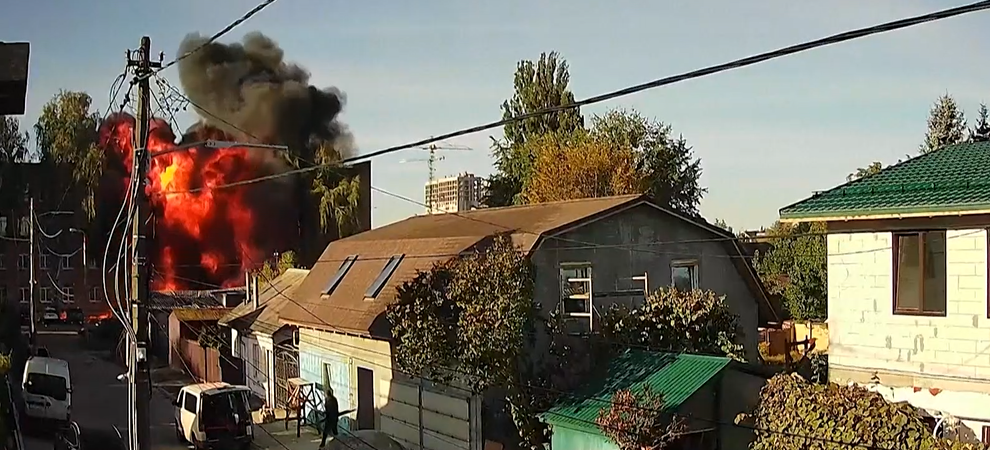 Drone atinge escola em Kiev; crianças estavam em abrigo e não houve feridos