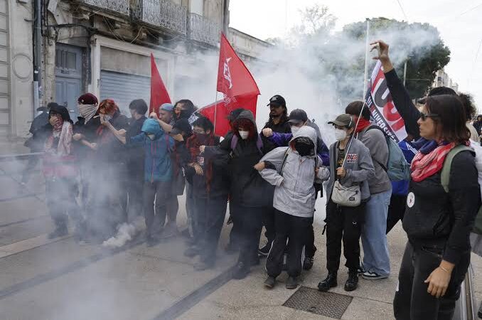 Protestos estudantis fecham cerca de 400 escolas na França